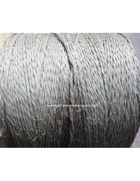 Bobina de cuerda de sisal tintada en verde