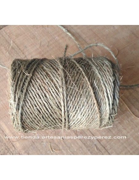 Bobina de cuerda de sisal tintada en verde