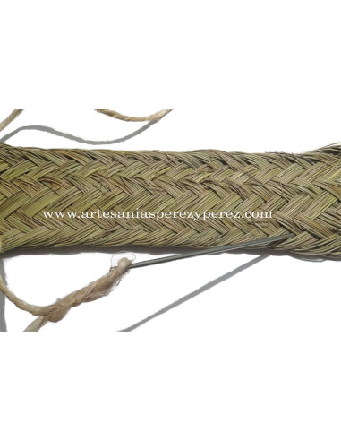 Aguja para coser con punta curvada