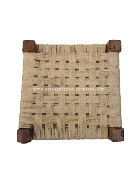 Tabouret rustique en bois d'olivier avec assise en sisal naturel