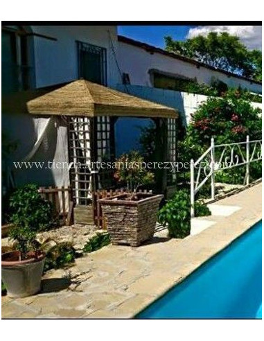 Pérgola de esparto natural