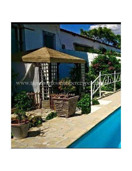 Pérgola de esparto natural