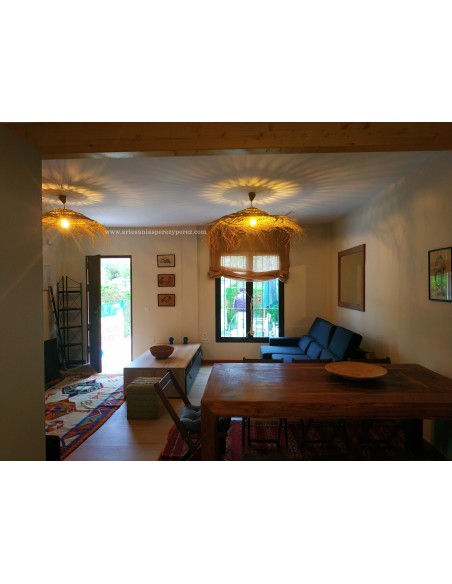 Open lamp dense with natural esparto fringes