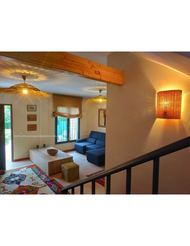 Open lamp dense with natural esparto fringes