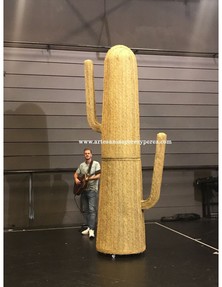 Natural esparto cactus 3,20mt high for a theater production