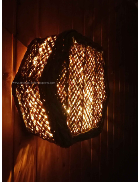 Candeeiro de parede hexagonal em esparto natural