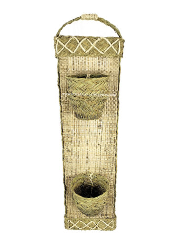 Vaso de parede com estrutura de madeira na esparto e ráfia natural