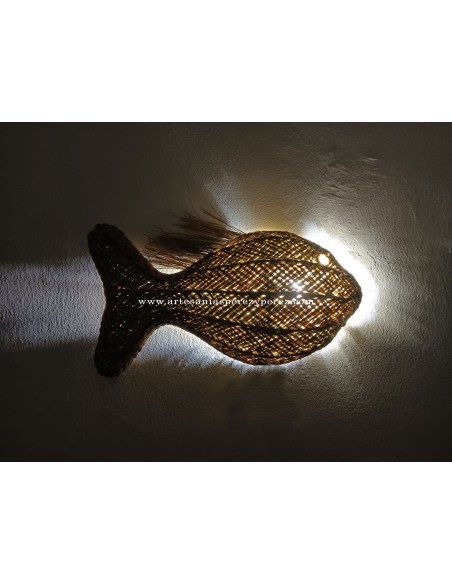 Candeeiro de parede modelo peixe em esparto natural