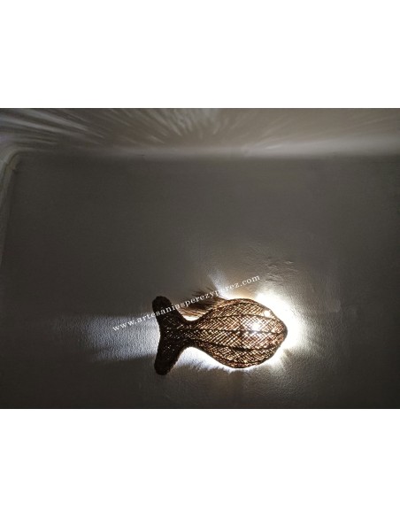 Candeeiro de parede modelo peixe em esparto natural
