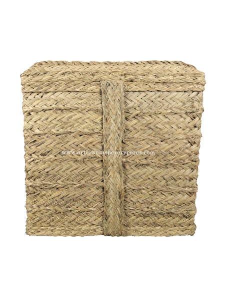 Square natural esparto puff-trunk lined with a lid