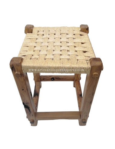 Taburete rústico de madera de olivo con asiento de sisal natural