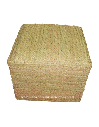 Square puf in natural esparto
