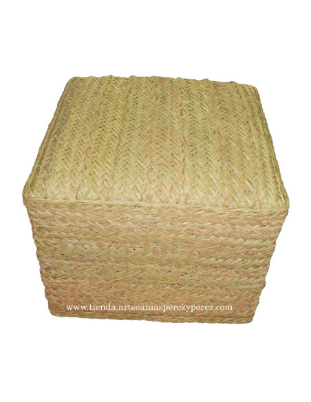 Square puf in natural esparto