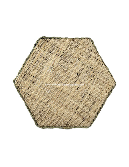 Hexagonal wall sconce in natural esparto and raffia