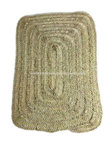 Oval rectangular mat/rug of natural esparto