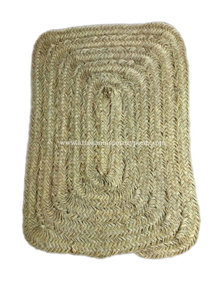 Oval rectangular mat/rug of natural esparto