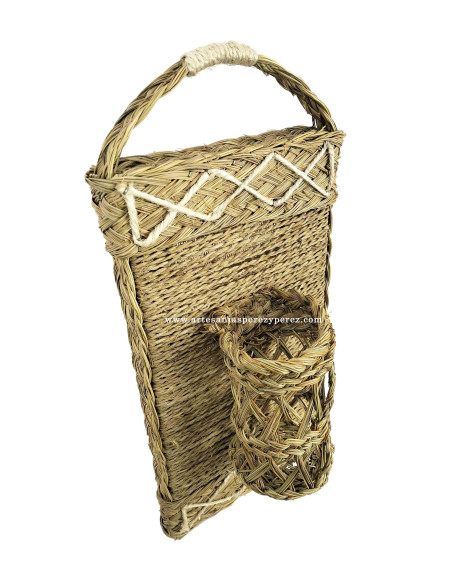 Natural vertical openwork wicker bottle rack for 1 bottle