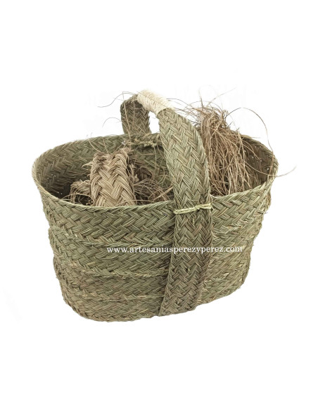 Small oval basket of natural esparto