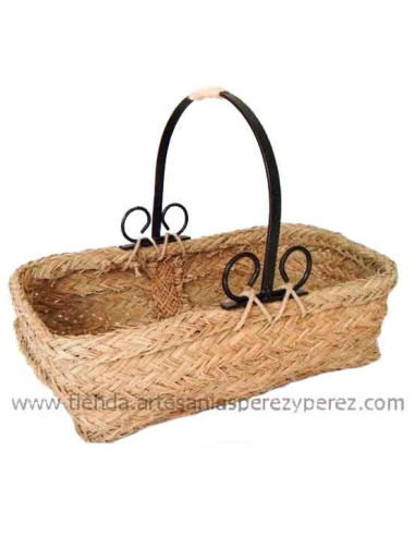 Rectangular low basket of natural esparto with forged handle