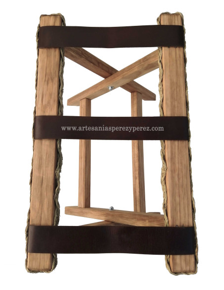 Rustic luggage stand in wood and esparto
