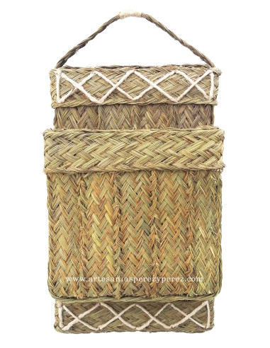 Revistero em esparto com corda de sisal decorativa