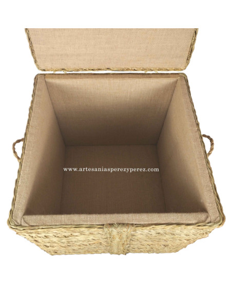 Square natural esparto puff-trunk lined with a lid