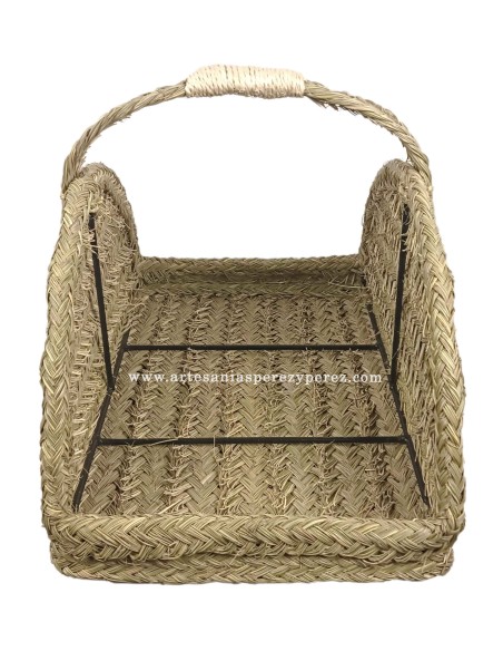 Leñera arca de esparto natural con armazón de forja
