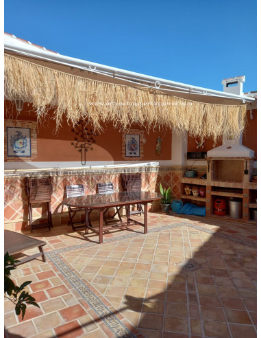 Natural raffia decorative garland 2