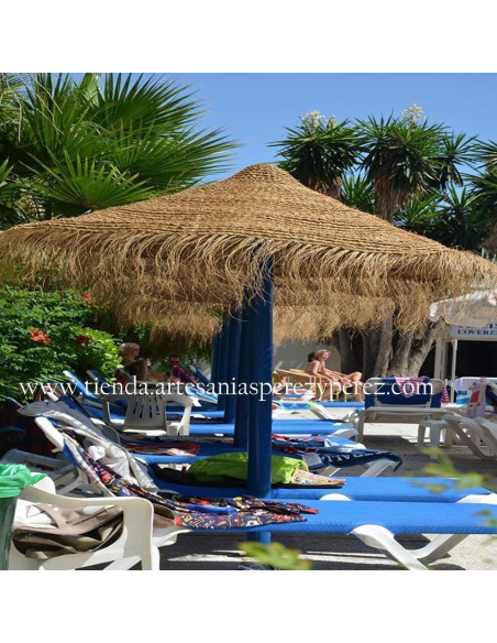 Cubierta con flecos de esparto natural para sombrilla de playa
